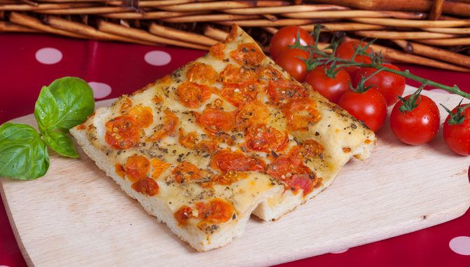 Snídaně focaccia a rajčata