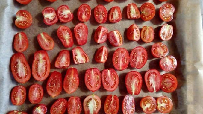 Sušená rajčata - chutná a zdravá pochoutka, kterou je snadné si doma připravit