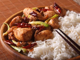 Kung pao: oblíbený pokrm, který obsahuje mnoho kalorií