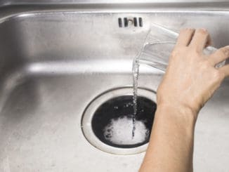 Se zapáchajícím kuchyňským odpadem si hravě poradí ústní voda. Stačí jednoduchý trik