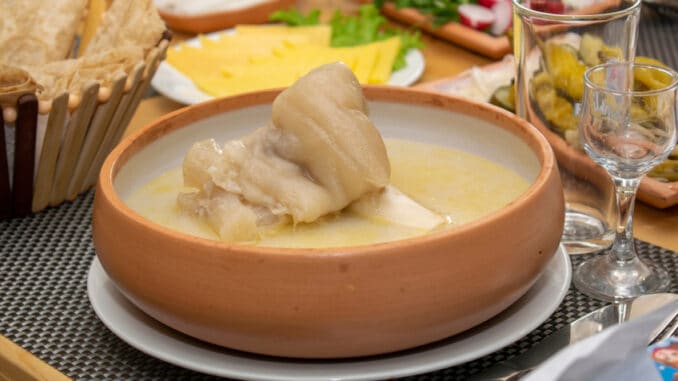 Chaš: Arménská polévka s několikahodinovou přípravou. To, s čím se popíjí, je spíš pro silnější povahy