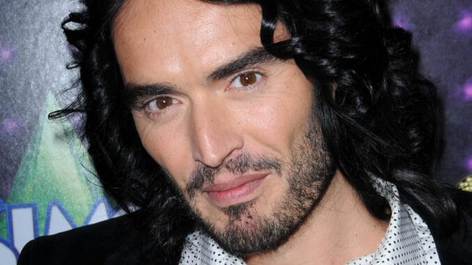 Co má sexuální obtěžování společného s bulimií? Hodně, své o tom ví i Russell Brand