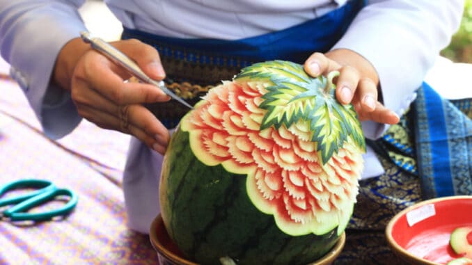 Japonský šéfkuchař dělá z běžných potravin umělecká díla. Ovoce i zelenina dostávají pod jeho rukama úplně jiný rozměr