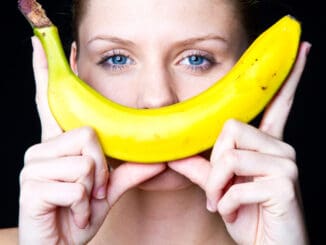 Opravdu vám banán dokáže zlepšit náladu? Vědci váhají, vy však s banánovo-kokosovým smoothie nemusíte