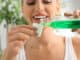 Vyrobte si domácí ústní vodu. Suroviny s protizánětlivými účinky najdete i ve své kuchyni