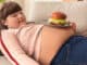 Výzkum prokazuje, že obezita v dospívání způsobuje u žen premenstruační syndrom