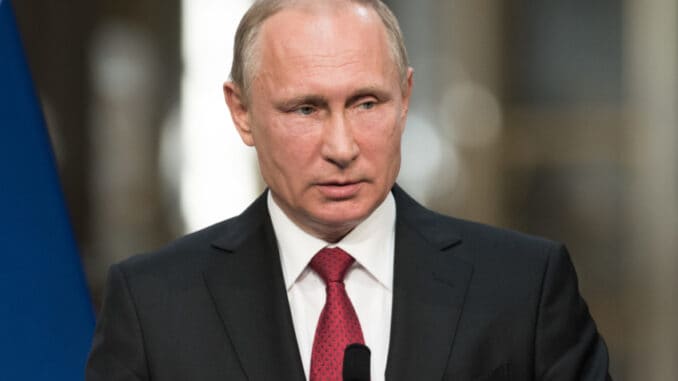 Vladimir Putin má strach z otravy. Jeho ochutnavači jídel jsou připraveni riskovat své vlastní životy