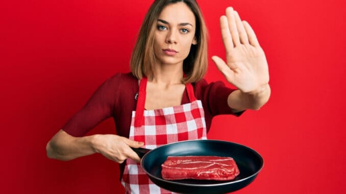 Červené maso jako viník civilizačních onemocnění. Podle některých vědců urychluje stárnutí