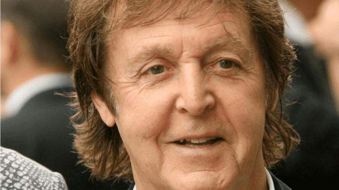 Paul McCartney je vegetariánem dlouhé roky. Maso zakázal i svému psovi