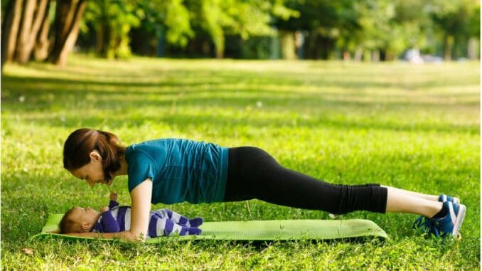 Fit maminka odhaluje, jak se dostala zpět do formy za pouhých devět týdnů po porodu dvojčat