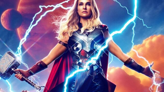 Veganka Natalie Portman má v novém Thorovi svaly jako z oceli. Osvojila si triky kulturistů
