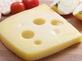 Poznejte výhody sýru Jarlsberg. Je bohatý na vitamíny i aminokyseliny
