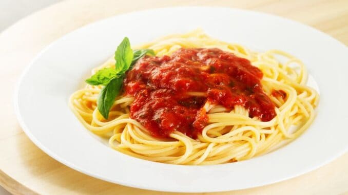 Uvařte si špagety pomodoro podle Audrey Hepburn. Zamilujete si je