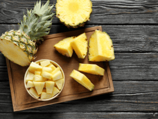 Také vás po snědení ananasu pálí a svědí jazyk? Zkuste trik se solí