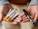 Je vapování horší než kouření? Dopady elektronických cigaret pomalu vyplouvají na povrch