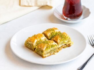 Domácí baklava. Zkuste si řeckou pochoutku plnou oříšků připravit doma