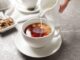 Je zdravější zelený čaj, nebo čaj s mlékem? Milovníci mléka v čaji nebudou mít radost