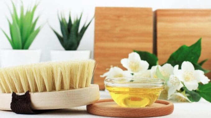Překvapivé využití olivového oleje ve vaší beauty rutině. Použijte jej při péči o pleť i vlasy