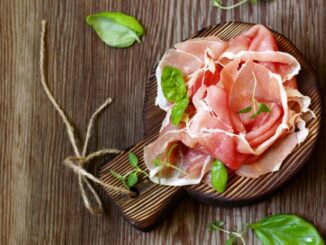 Znáte rozdíly mezi jamón serrano a prosciutto crudo? Odlišují se sušením i chutí