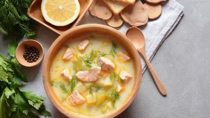 Jednoduchá finská polévka: Losos patří mezi nejzdravější potraviny. Využijte jeho přínosy