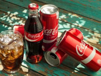 Druhá světová válka ovlivnila i vývoj Coca-Coly. Plechovky s limonádou měly zvednout vojenskou morálku