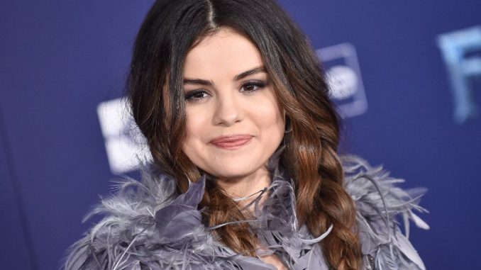 Selena Gomez zareagovala na kritiku své postavy. Za přibrání na váze se skrývá závažná nemoc