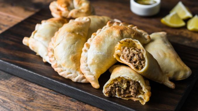 Empanadas: Zapečené taštičky se směsí mají původ už v 16. století. Vyzkoušejte je