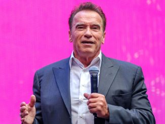 Arnold Schwarzenegger na sobě i v 76 letech pracuje a vypadá skvěle. I proto září v novém seriálu