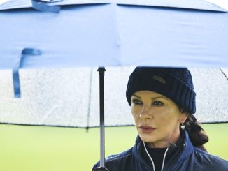 Catherine Zeta-Jones jí jenom z povinnosti. I když miluje dezerty, vypadá i po padesátce skvěle