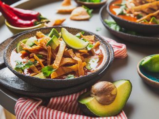 Málo známá aztécká polévka spojuje to nejlepší z mexické a španělské kuchyně
