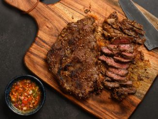 Steak plačícího tygra: Zkuste tradiční thajský pokrm s netradičním jménem