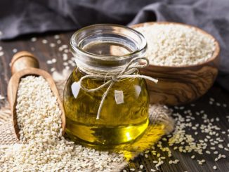 Sezamový olej pozvedne vaše jídla na novou úroveň. A zároveň prospěje vašemu zdraví