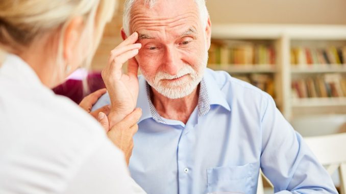 Alzheimerova choroba se nedá léčit. Její příznaky však zpomalit jdou