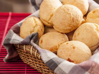 Tradiční brazilský sýrový chléb pão de queijo si vychutnají i celiaci