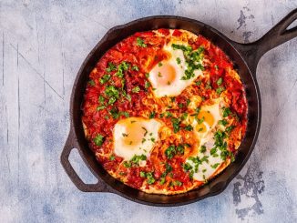 Shakshuka: Sytá snídaně z Izraele, která se proslavila po celém světě