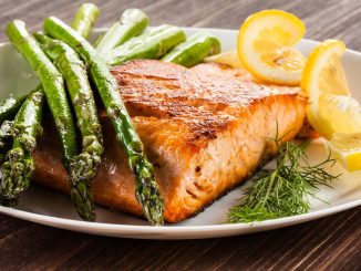 Zdravá a dietní večeře pomůže s hubnutím i nočním budováním svalů. Dbejte na dostatek bílkovin i na včasné podání