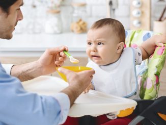 Studie přinesla naději v léčbě onemocnění, které dětem brání v jídle. Příčinou zánětu jícnu může být druh bílkoviny