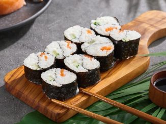 Zkuste domácí sushi, jeho příprava není nijak náročná. Skvělou rýži zvládnete připravit s pomocí vějíře