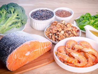 Vysoký cholesterol snižují některé potraviny. Zařaďte do jídelníčku ryby, ořechy a olivový olej