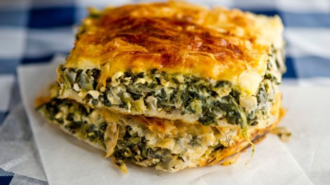 Spanakopita: Řecký velikonoční pokrm se špenátem a sýrem