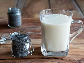 Makové mléko můžete pít i při keto dietě. Mák navíc obsahuje velké množství vlákniny a proteinů