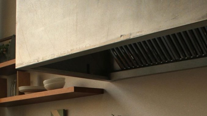 Péče o digestoř může výrazně prodloužit její životnost. Věnujte pozornost venkovním i vnitřním částem