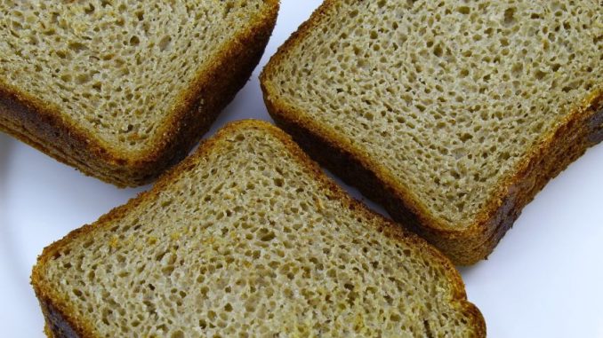 Dýňový chléb ze špaldové mouky: Takhle chutná zdravé podzimní pečivo