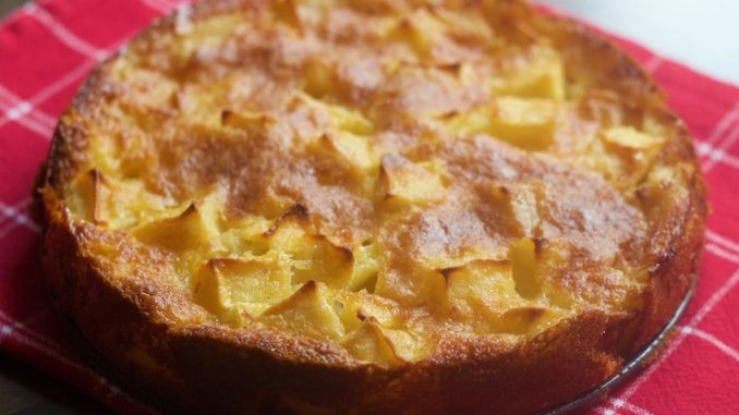 Ostrý jablečný koláč: Vyzkoušejte kombinaci pečeného ovoce a chilli omáčky