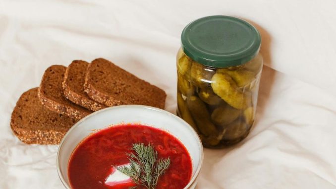 Zavařovací sklenice otevřete snadno pomocí teplé vody nebo páky