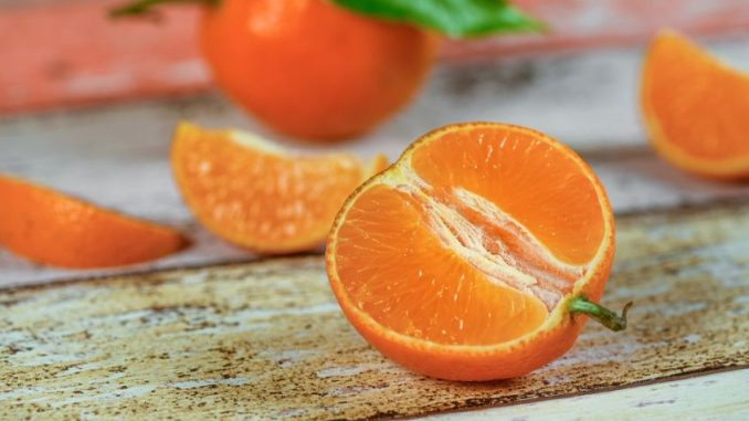 Mandarinky jsou ovoce plné vitamínů. Snadno z něj připravíte řadu jednoduchých pokrmů