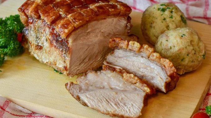 Žádné dojídání bramborového salátu! Na Boží hod kaštanová polévka, na Štěpána pečeně